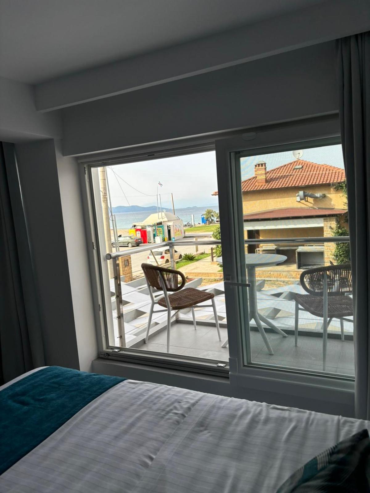 Ocean Blue Suites Ierissos Exterior foto